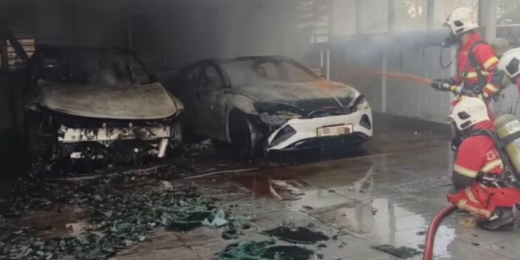 Bomba: Cause still unclear in Damansara EV fire that scorched XPeng, BYD and damaged home – The Malay Mail