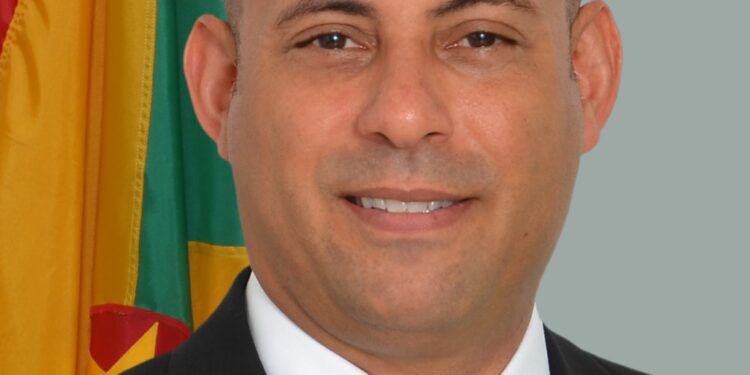 Fossil fuel dependency is ‘ripping away national security and sovereignty’, says UN climate chief