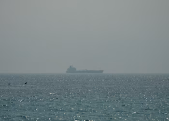 Global Shippers Reroute STS Transfers Amid Gulf Sanctions Risks