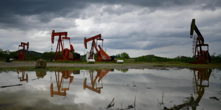 Brent Crude Rebounds Above USD 106 as Middle East Security Risks Revive Supply Concerns
