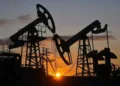 Oil Prices Ease on Diplomatic Progress, but Middle East Supply Risks Persist