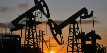 Oil Prices Ease on Diplomatic Progress, but Middle East Supply Risks Persist