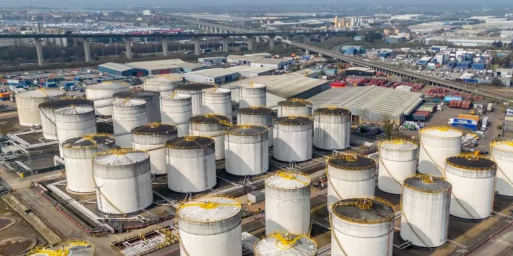 Brent Crude Holds Near USD 110 Amid Middle East and Ukraine Supply Disruptions
