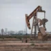 Oil Prices Fluctuate as Iran Threats Persist Despite Recovery in Gulf Crude Exports