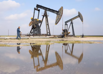 Oil Prices Ease Amid Diplomatic Efforts, but Middle East Supply Risks Persist