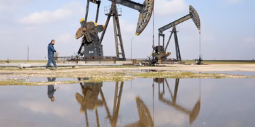 Oil Prices Ease Amid Diplomatic Efforts, but Middle East Supply Risks Persist
