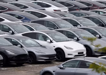 Global EV Sales Decline 2% in September, Ending Six-Month Growth Streak